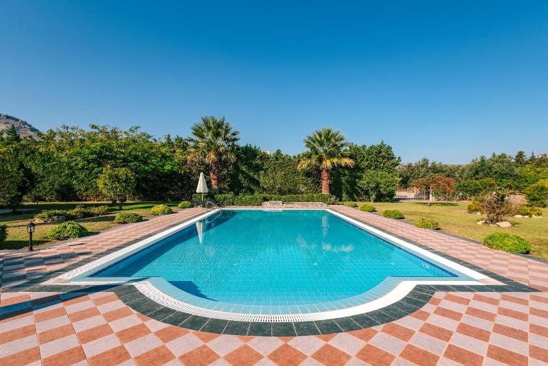 Villa image 2