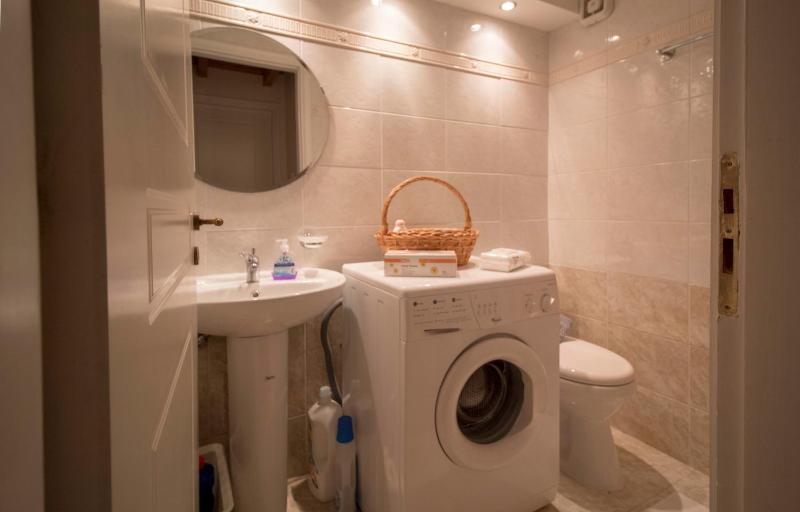 Two-Bedroom House image 4