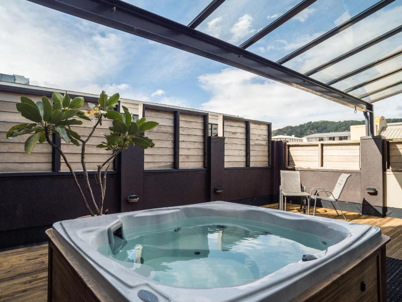 U Boutique Hotel SureStay Collection by BW - image 1