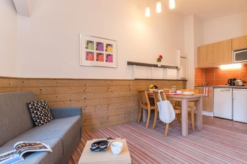 Studio with Balcony (4 People) image 4