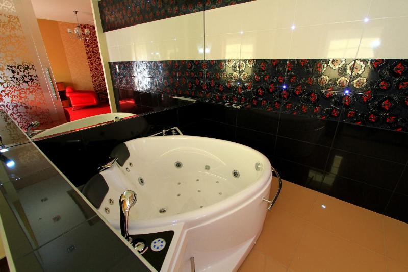 Apartment with Spa Bath image 1
