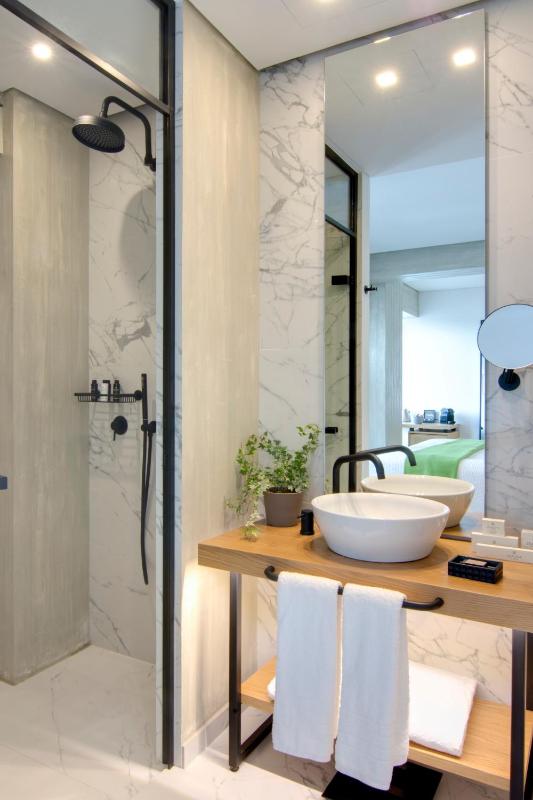 The Athenian Suite image 4