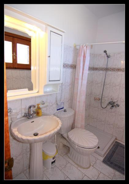 Studio with Sea View (2 Adults) image 2