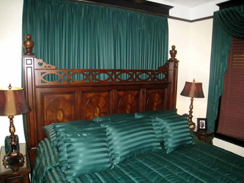 Three-Bedroom Suite image 2