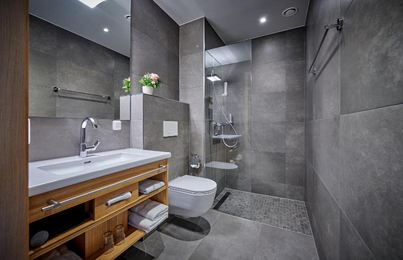 Double Room image 3