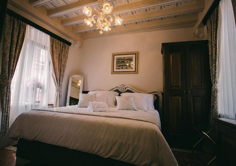 Superior Double Room image 2