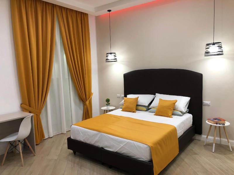 Deluxe Triple Room image 3
