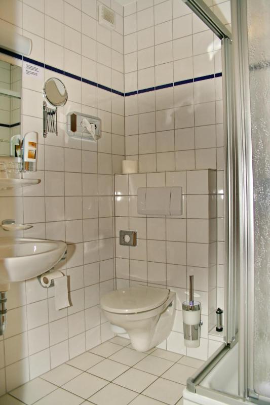 Double Room image 4