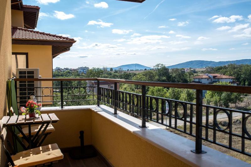 Deluxe Double Room (2 Adults + 1 Child) image 4