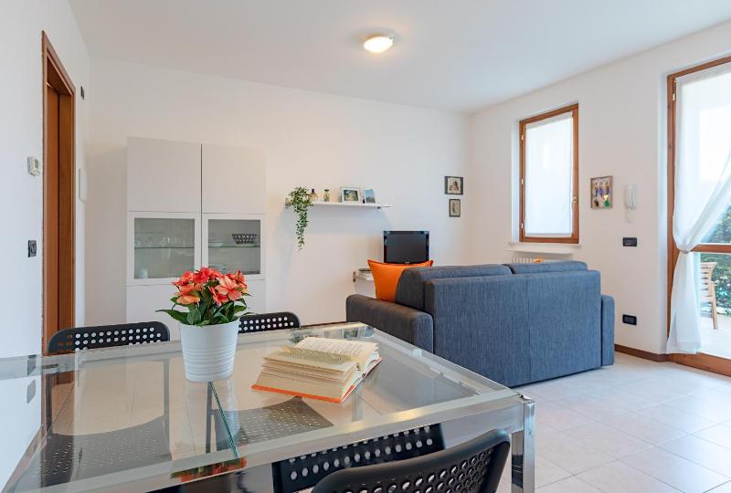 One-Bedroom Apartment image 3