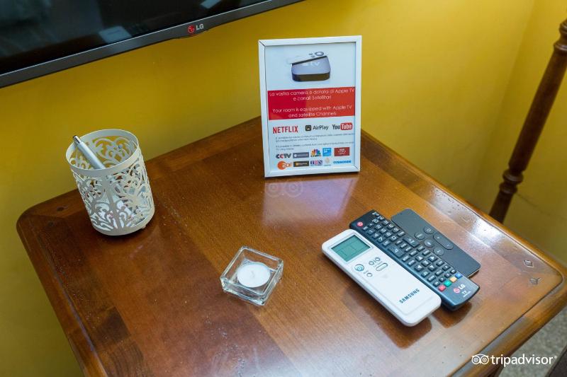 Deluxe Double Room with Sea View image 2