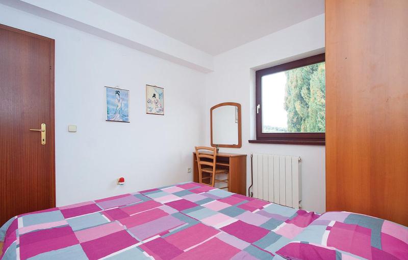 Apartment image 3