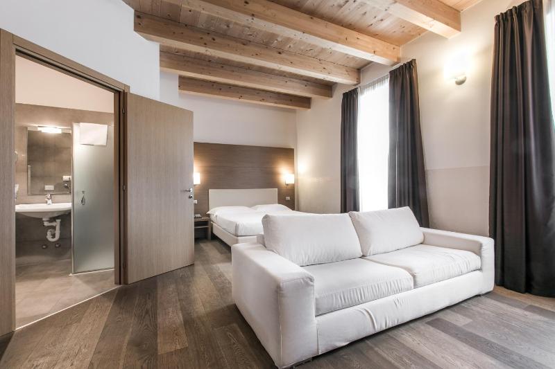 Junior Suite image 3