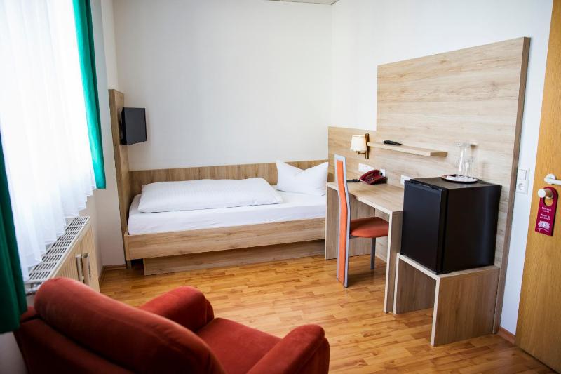 Standard Single Room image 1