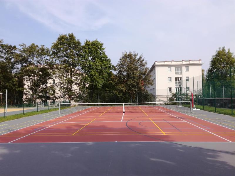University Hotel - image 2