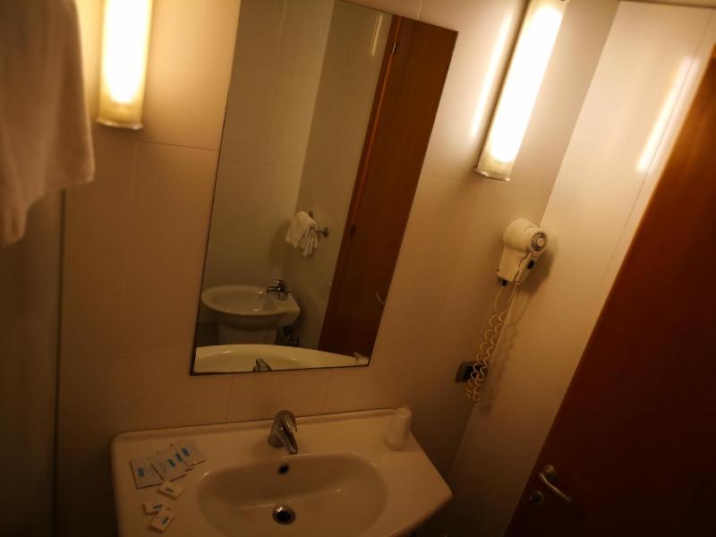 Double Room - Disability Access image 3