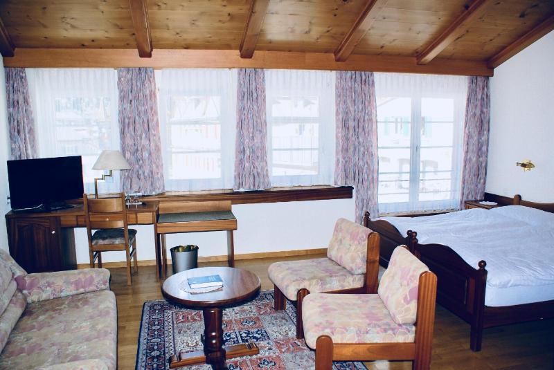 Junior Suite with Hot Tub image 4