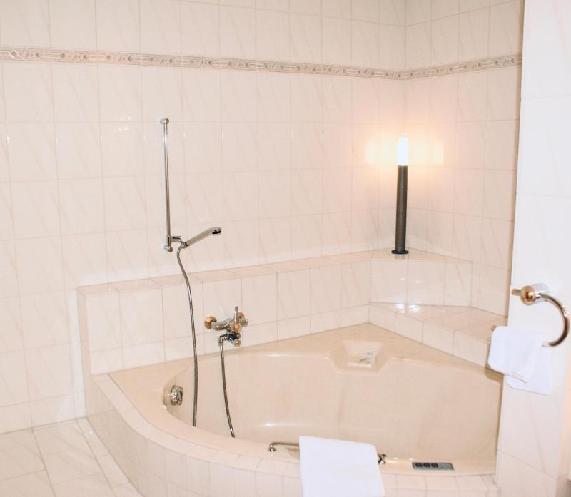Junior Suite with Hot Tub image 3
