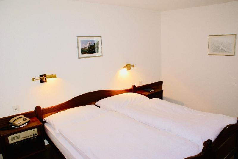 Single Room image 3