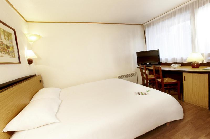 Double Room image 3