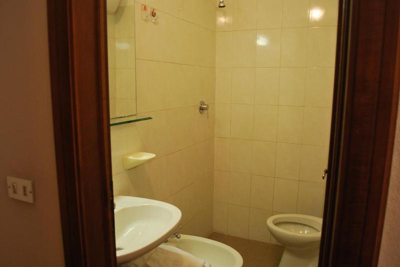 Double Room image 4