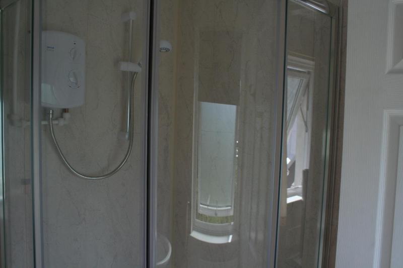 Standard Plus Double Room image 4