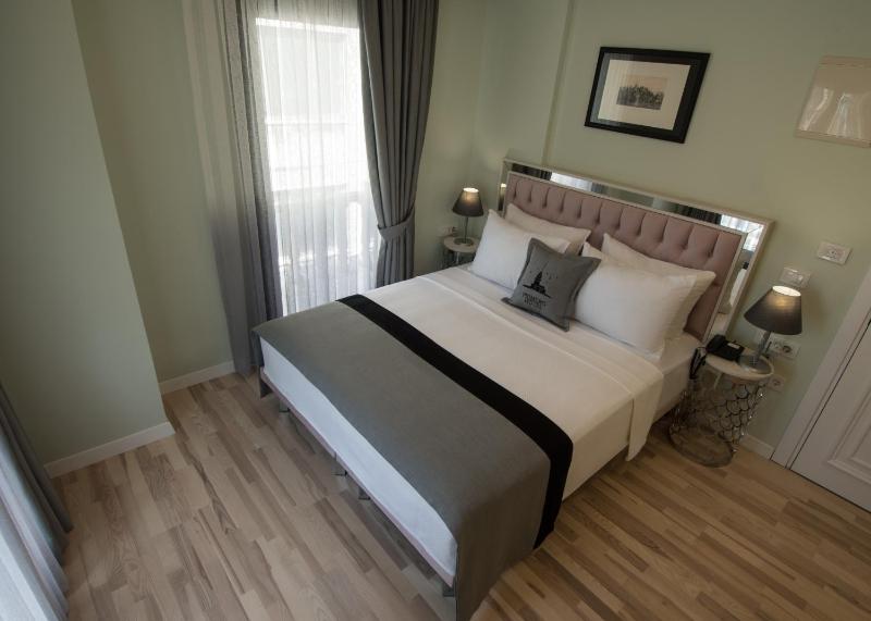 Superior Double Room image 3