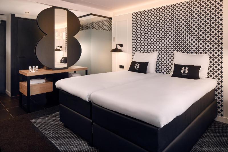 Deluxe Twin Room image 1