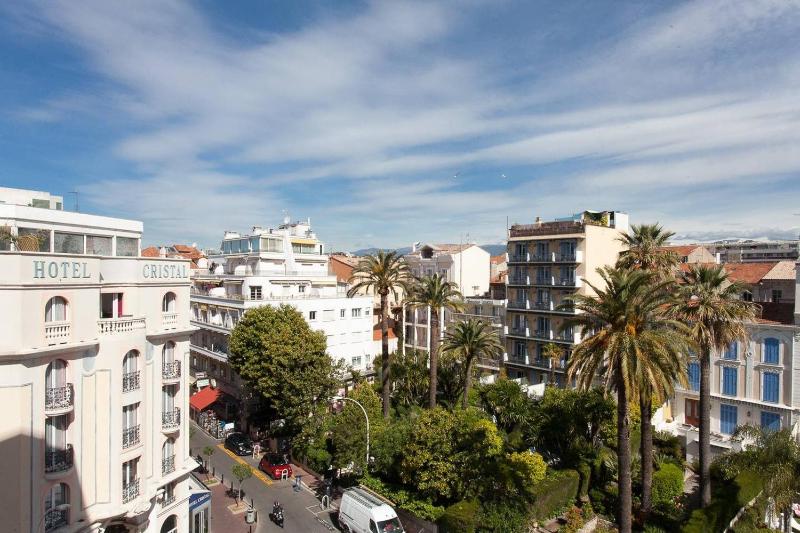 Marriott- Croisette: Superb 3 bedrooms/ 3 baths - image 3