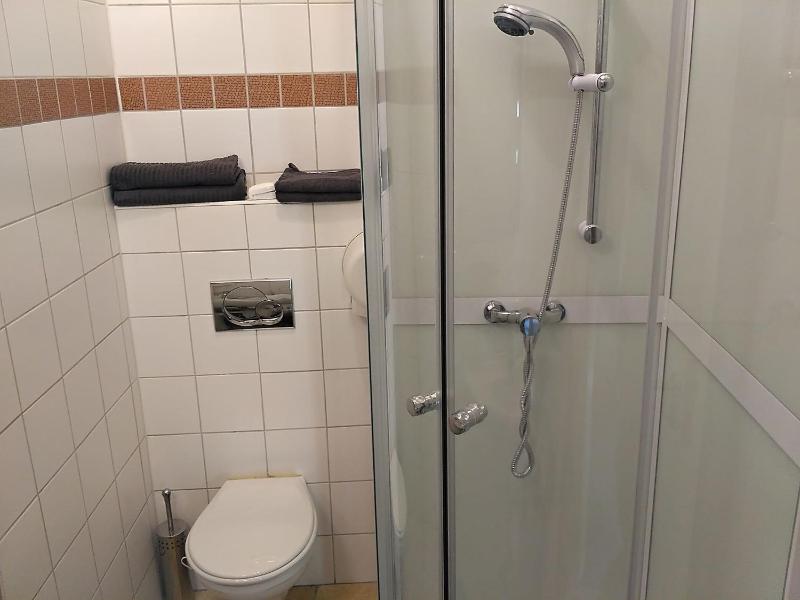 Triple Room with Shared Bathroom image 1