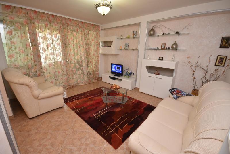 Apartment with Pool View  image 1