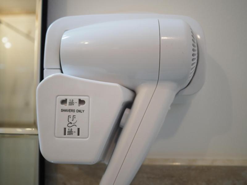 Three-Bedroom House The Cape image 2