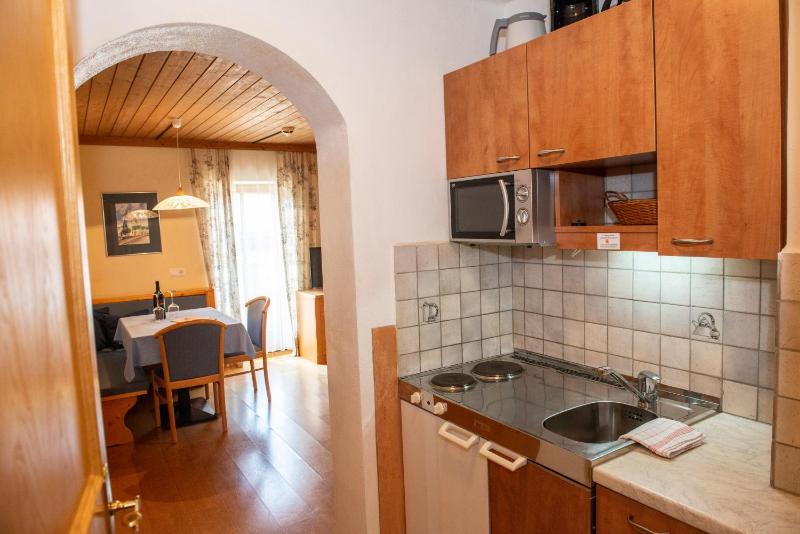 One-Bedroom Apartment image 3