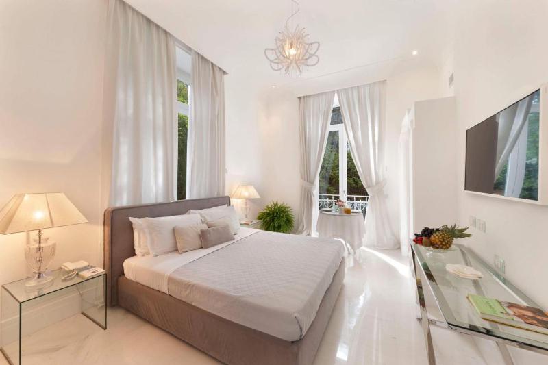 Standard Double Room image 2