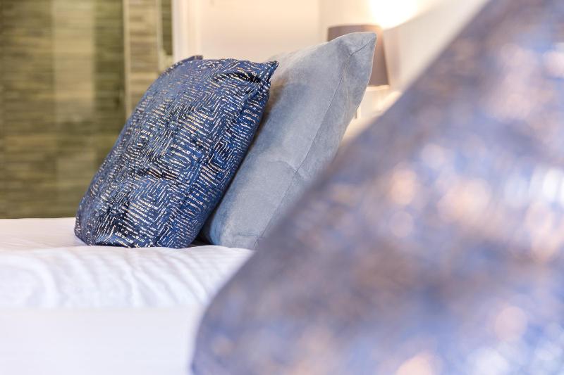 Luxury King or Twin Suite image 3