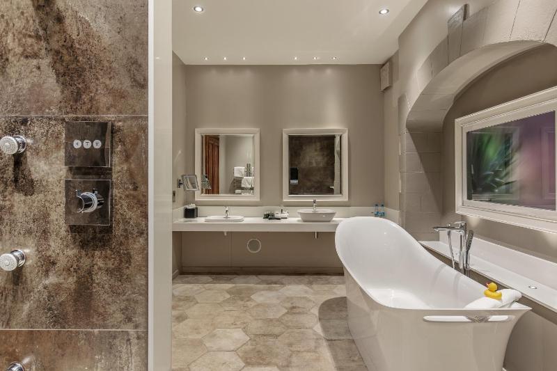 Traditional Junior Suite image 1