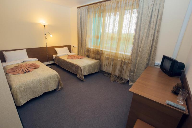 Twin Room image 3