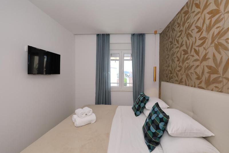 Two-Bedroom Apartment with Balcony image 4