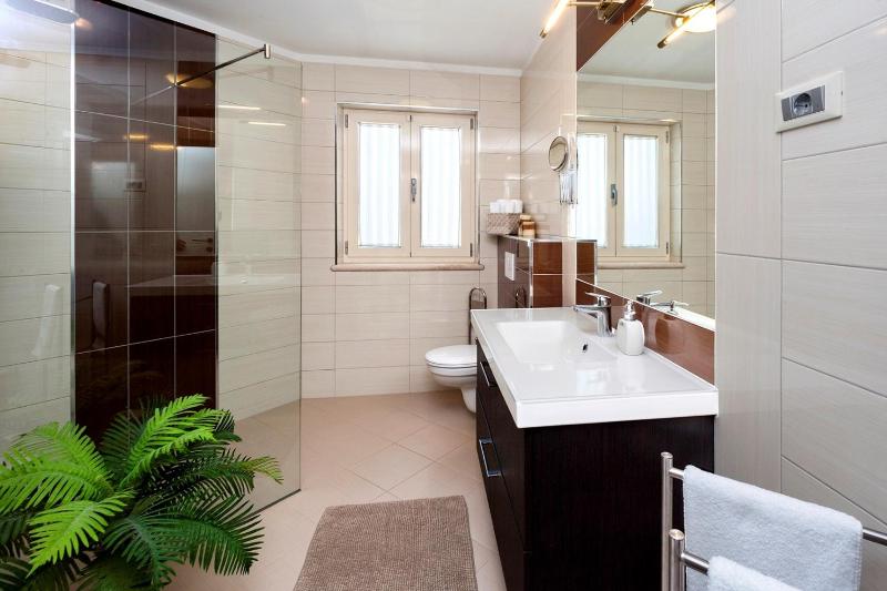 Superior Villa image 1
