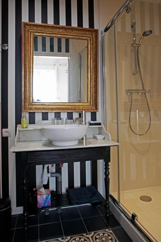 Queen Room image 3