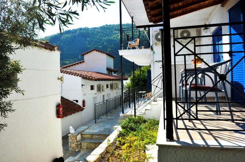 Fengeros Village - image 13