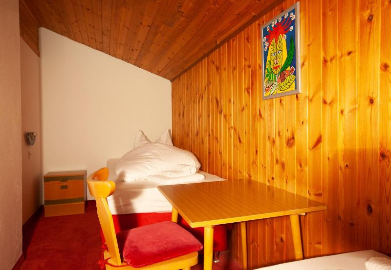 Small Two-Bedroom Apartment image 4