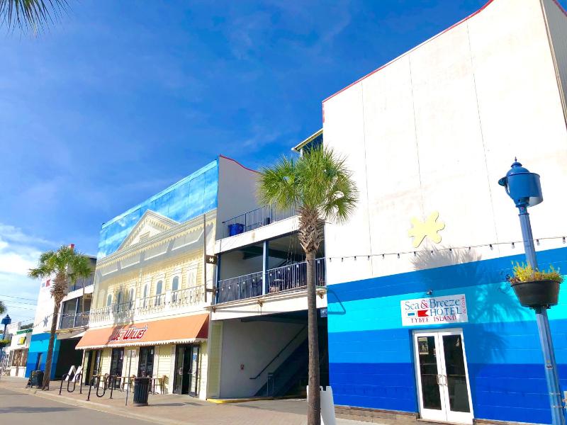 Sea And Breeze Hotel And Condo - image 24