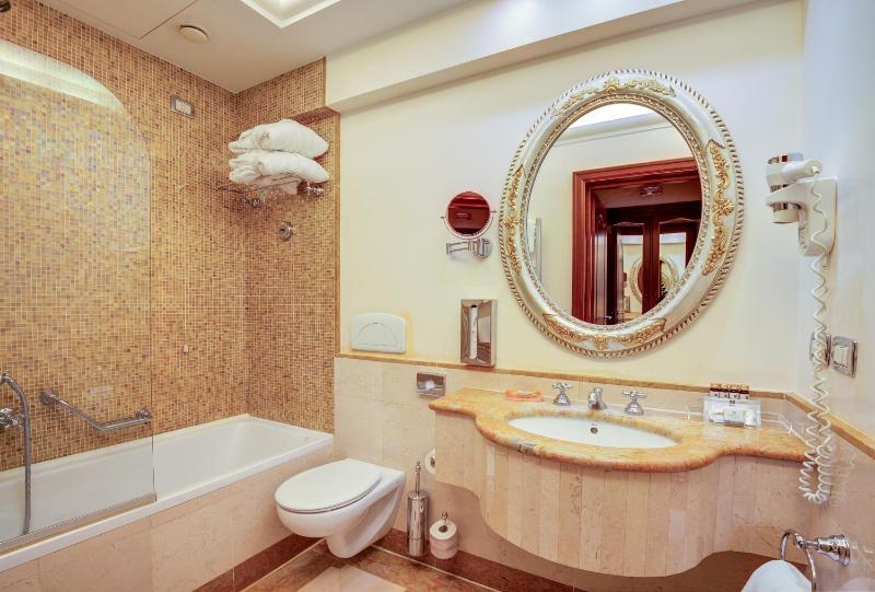 Classic Double Room image 1