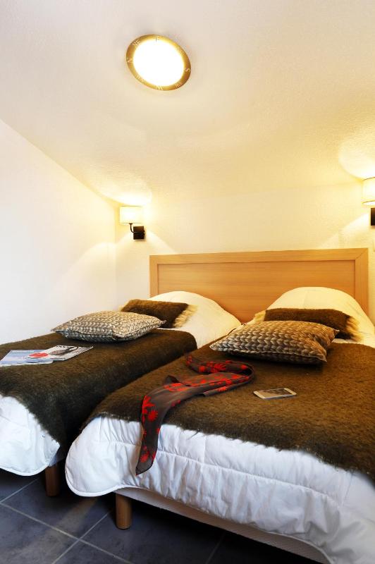 Two-Bedroom Apartment image 4