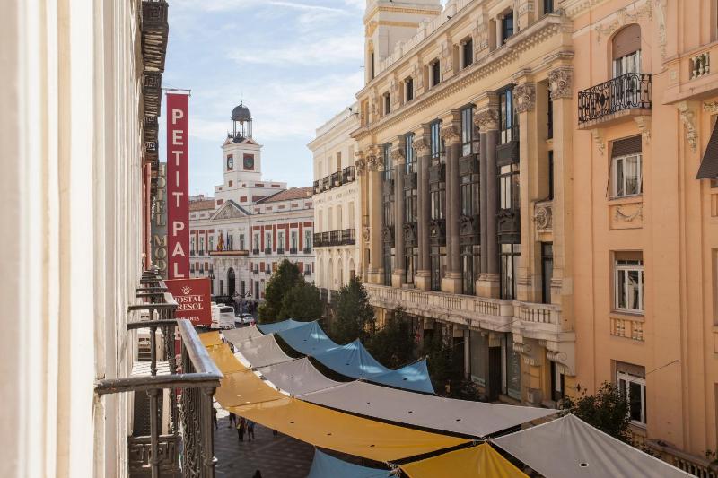 Superior Double Room image 3