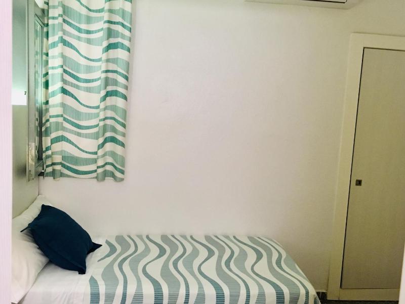 Single Room with Private Bathroom image 2