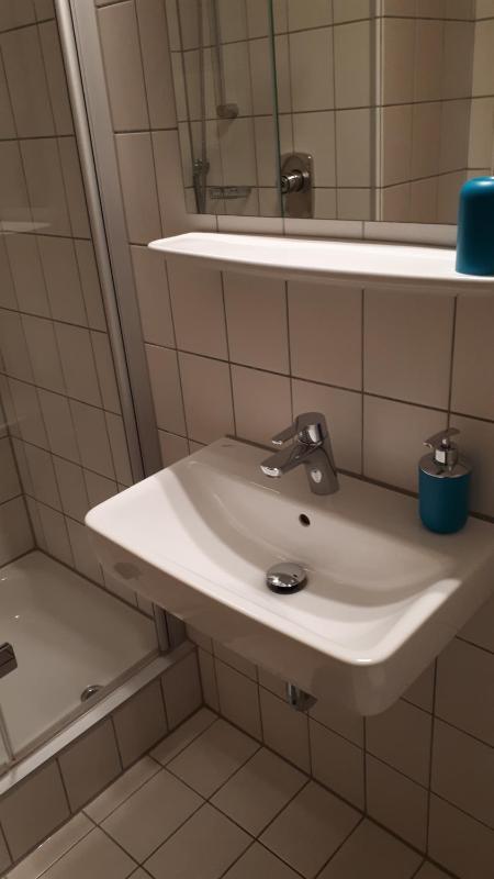 Single Room image 4