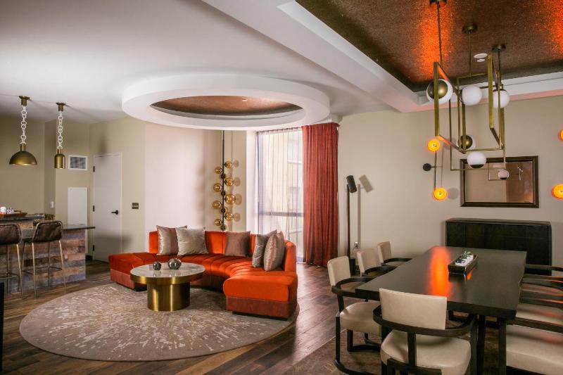 Bobby One Bedroom Deluxe Suite Accessible image 3