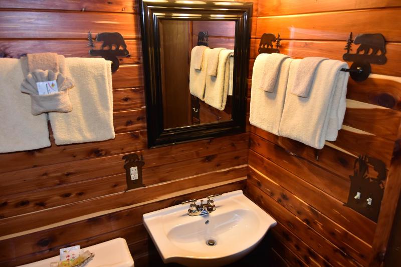 One-Bedroom Cottage image 3
